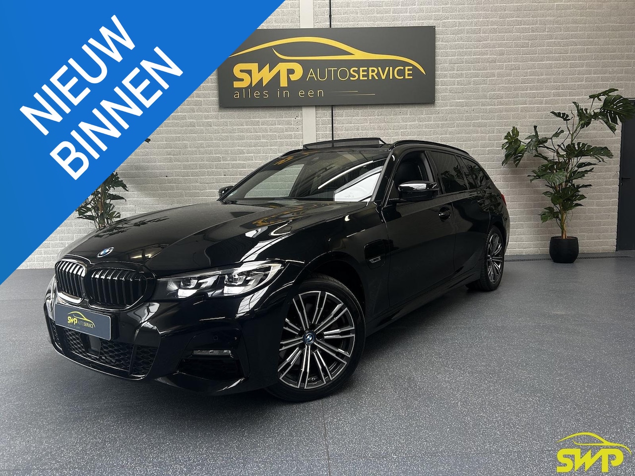 BMW 3-serie Touring - 320e xDrive High Executive | M-sport | Pano | ACC | 360 cam | Keyless - AutoWereld.nl