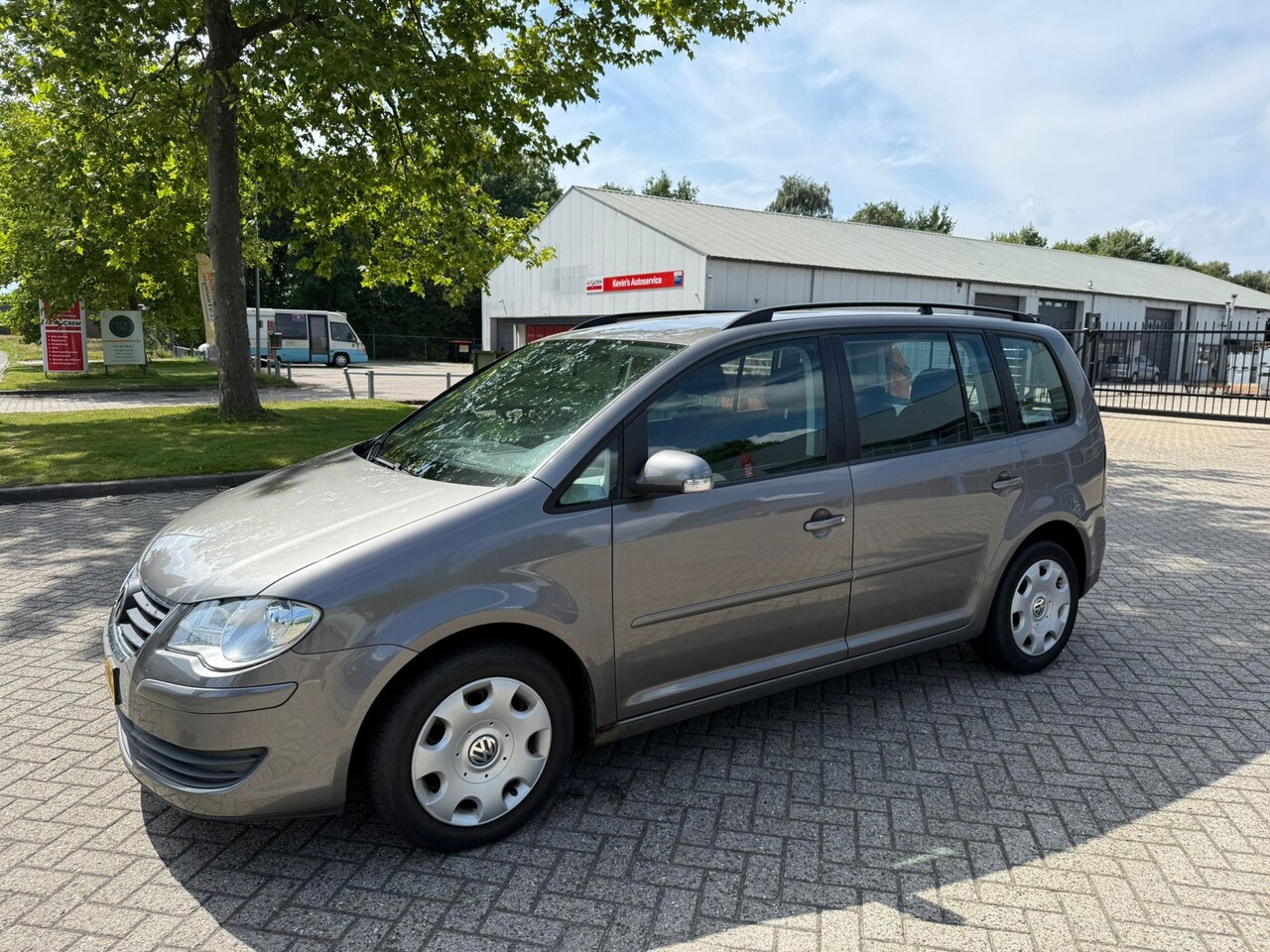 Volkswagen Touran - 2.0 TDI Comfortline Business 2.0 TDI Comfortline Business - AutoWereld.nl