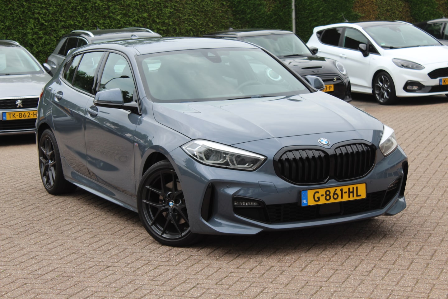 BMW 1-serie - 118i Executive Ed. M Sport / Camera / Navigatie / 18'' / Sportstoelen / Stuur + Stoelverwa - AutoWereld.nl