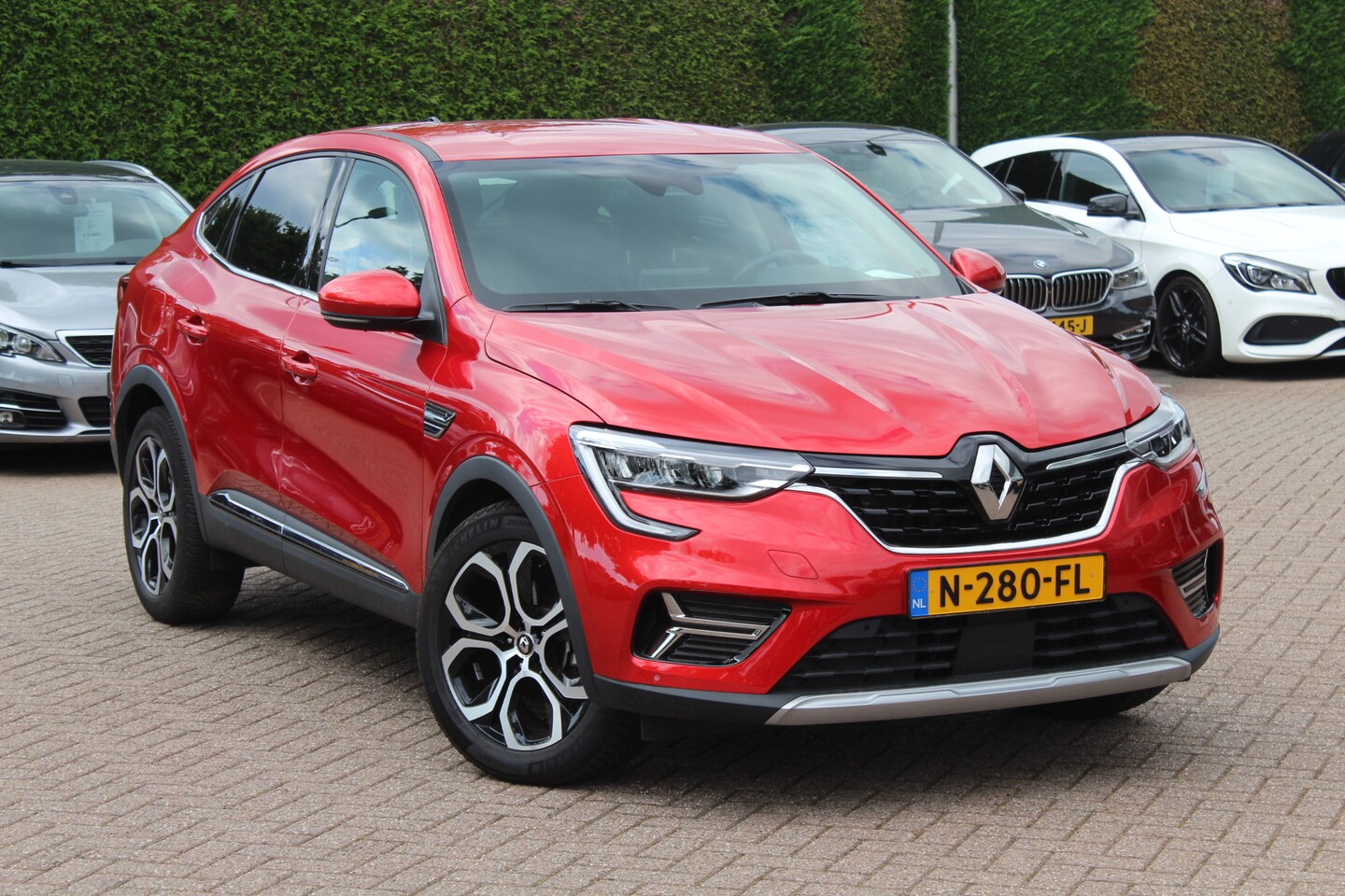 Renault Arkana - 1.6 E-Tech Hybrid 145 Intens / Camera / Navigatie / Parkeerhulp V+A / 18'' / Keyless / Vir - AutoWereld.nl