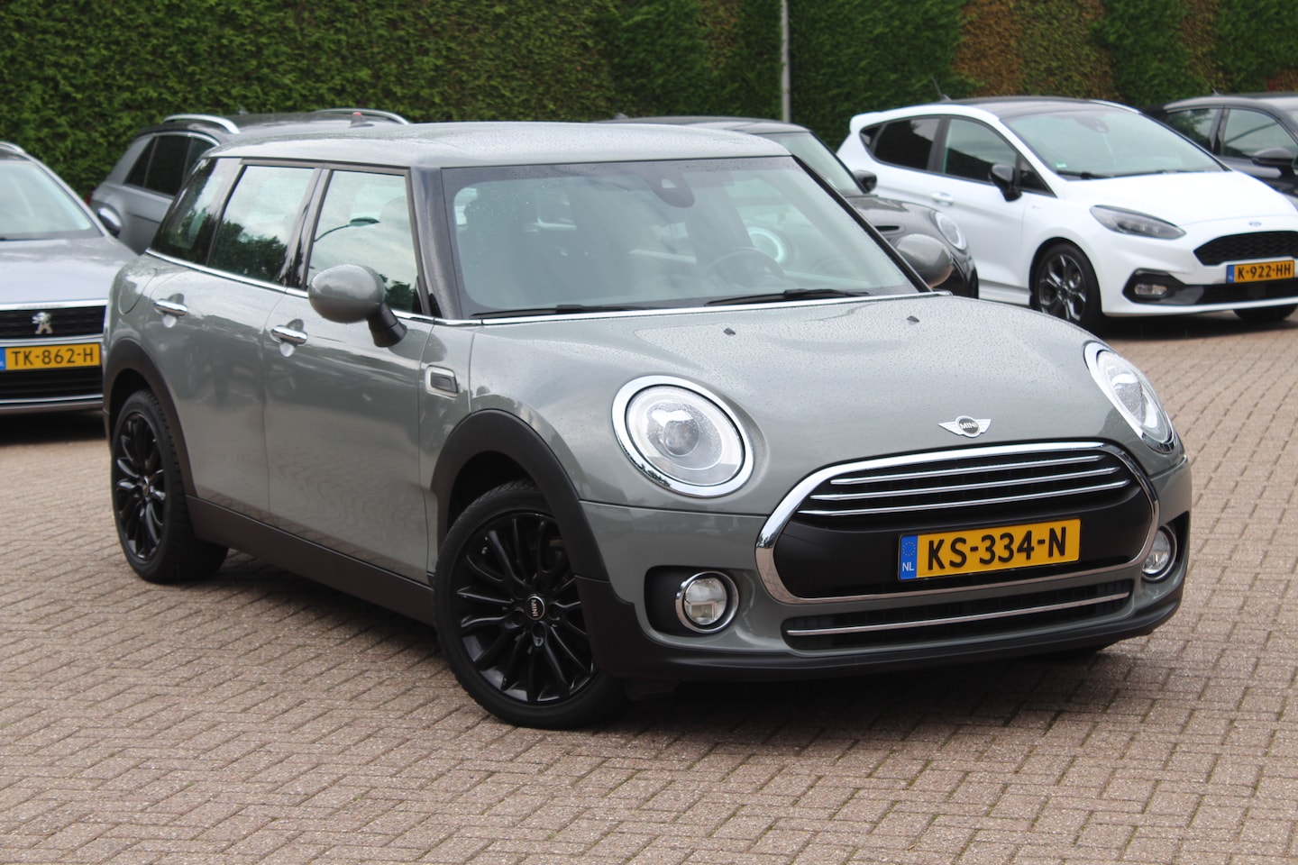 MINI Clubman - Mini 1.5 One Salt Business / Navigatie / Parkeerhulp achter / 16'' / LED Koplampen / Cruis - AutoWereld.nl