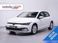 Volkswagen Golf - 1.0 TSI Life Apple Carplay Memory sportstoelen Led koplampen NAP Rijklaar