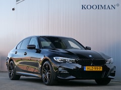 BMW 3-serie - 330e High Executive Automaat M-Sport 19 Inch / Trekhaak / Privacy glas / M-pakket