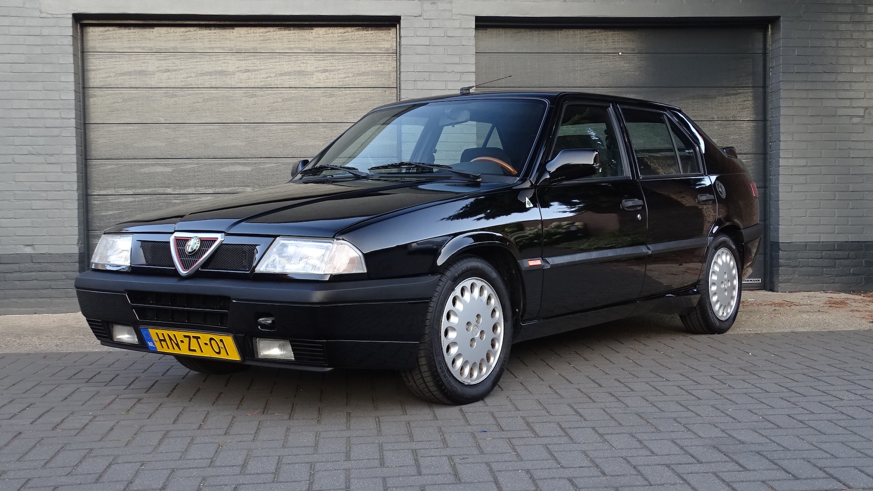 Alfa Romeo 33 - 1.7-16V QV Zwart 127.000 km NAP! Recaro interieur - AutoWereld.nl