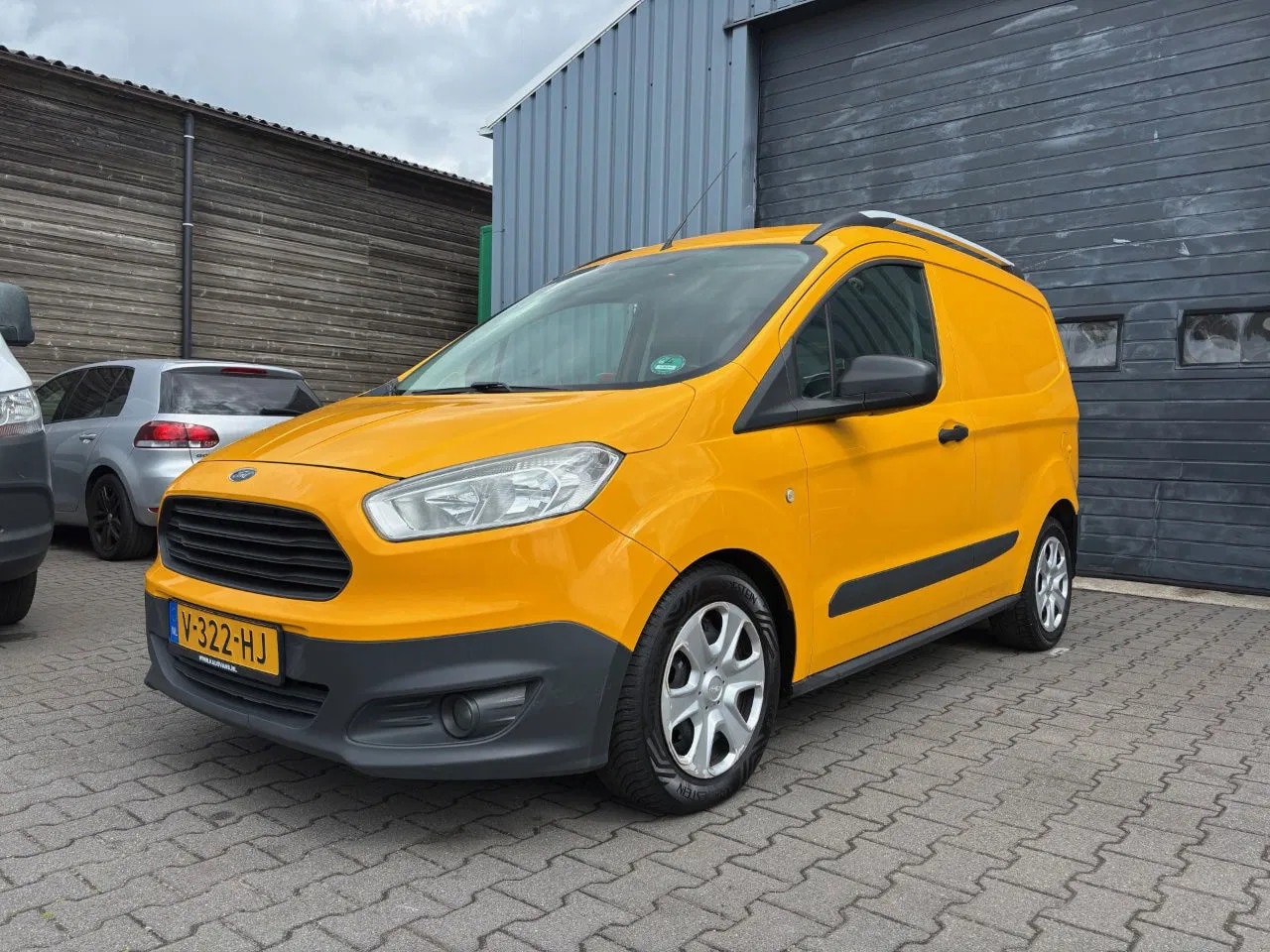 Ford Transit Courier - 1.5 TDCI 90 PK Airco - AutoWereld.nl