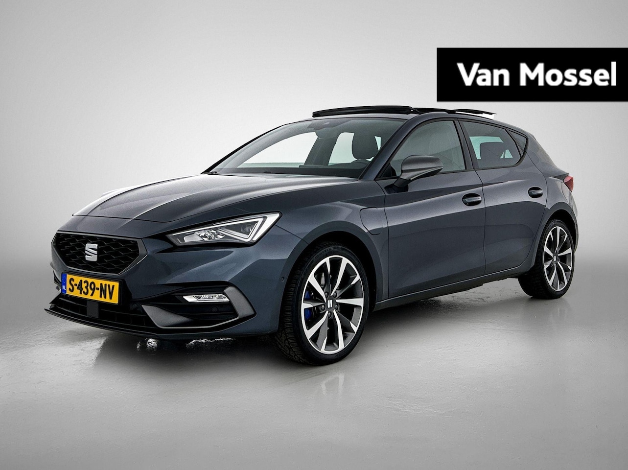 SEAT Leon - 1.4 TSI eHybrid PHEV FR Business Intense | TREKHAAK | PANORAMADAK | CAMERA | KEYLESS | LED - AutoWereld.nl