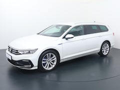 Volkswagen Passat Variant - 1.4 TSI PHEV GTE Business | 218 PK | SoH 90% | Automaat | Trekhaak | Matrix LED koplampen