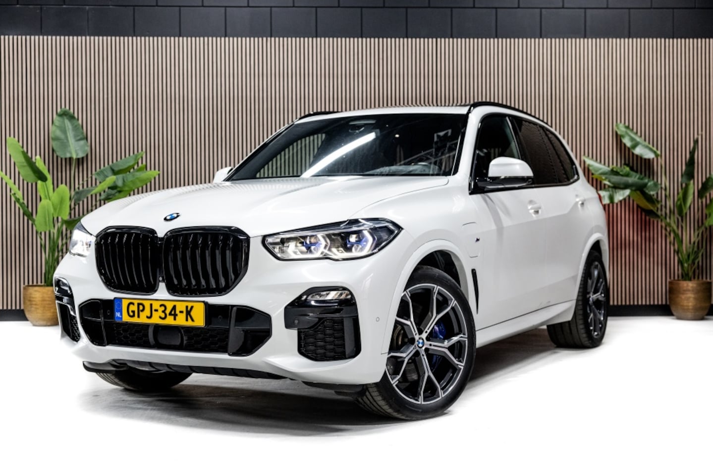 BMW X5 - (g05) xDrive45e 394pk | HuD | Skylounge | Driving pro | - AutoWereld.nl