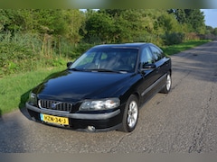 Volvo S60 - 2.4 Weinig KM | Cruise Control | Onderhoudsboekje