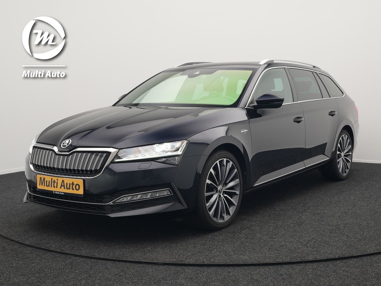 Skoda Superb Combi - 1.4 TSI iV Lauren & Klement Plug In Hybrid 218pk Dealer O.H PHEV | Panodak | Adaptive Crui - AutoWereld.nl