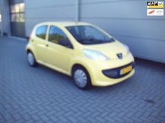 Peugeot 107 - 1.0-12V XR / INRUILKOOPJE