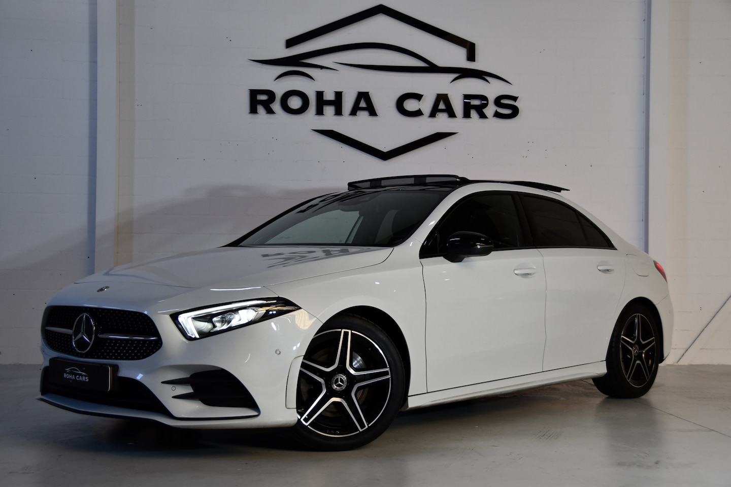 Mercedes-Benz A-klasse - 250 Premium Plus 250 Premium Plus, Burmester, Schuifkantel, Sfeerverlichting - AutoWereld.nl