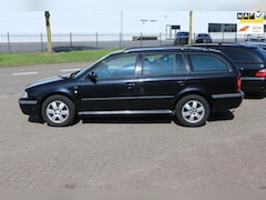Skoda Octavia Combi - 2.0 Comfort / LEES TEKST /