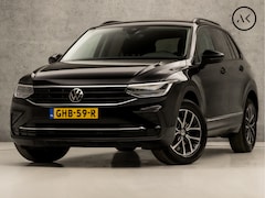 Volkswagen Tiguan - 1.5 TSI Sport 150Pk (APPLE CARPLAY, GROOT NAVI, STUUR/STOELVERWARMING, CLIMATE, SPORTSTOEL