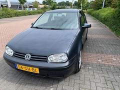 Volkswagen Golf - 1.6-16V Trendline ( Lage KM stand )