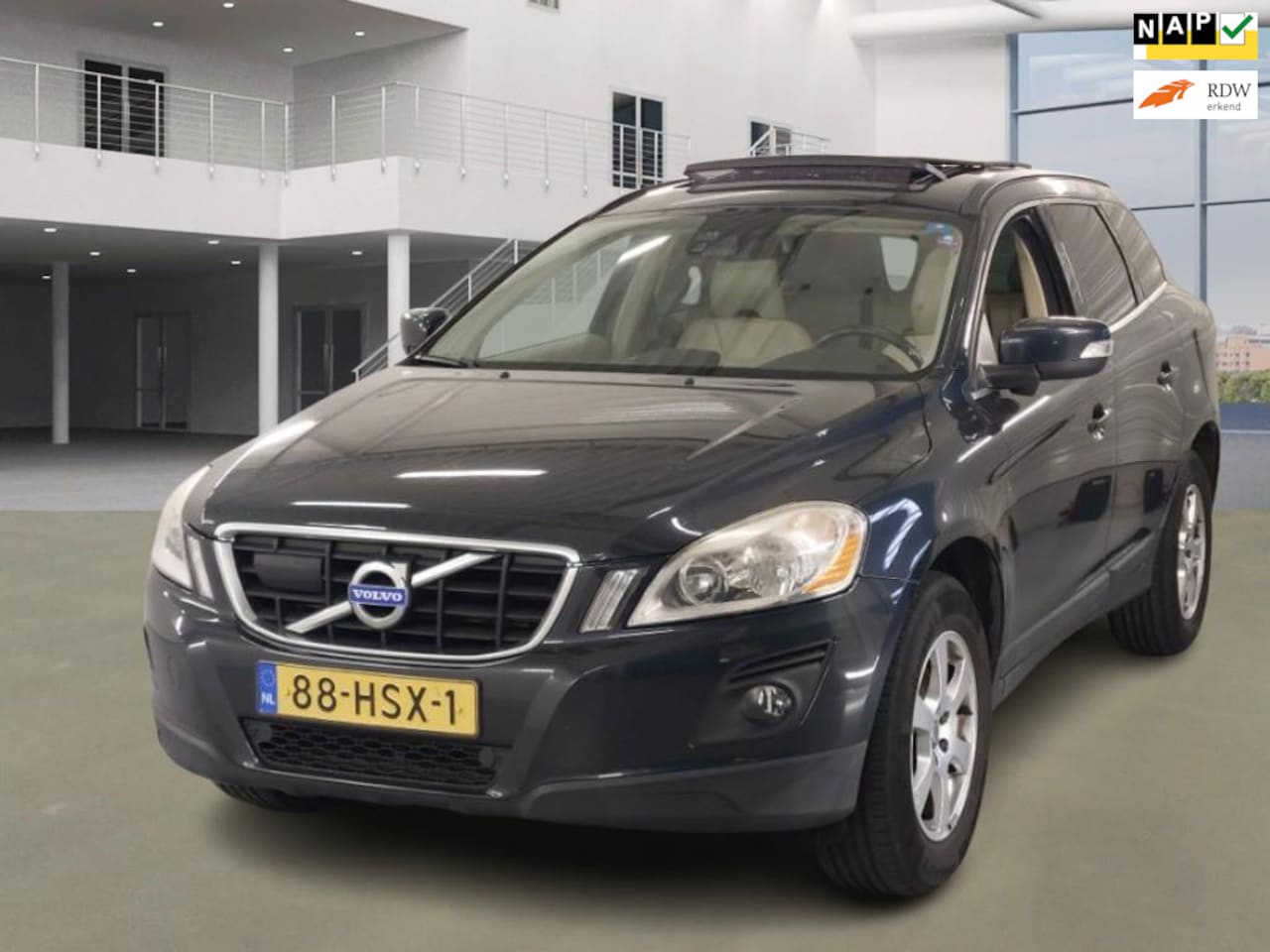 Volvo XC60 - 2.4 D5 AWD Momentum EXPORT - AutoWereld.nl