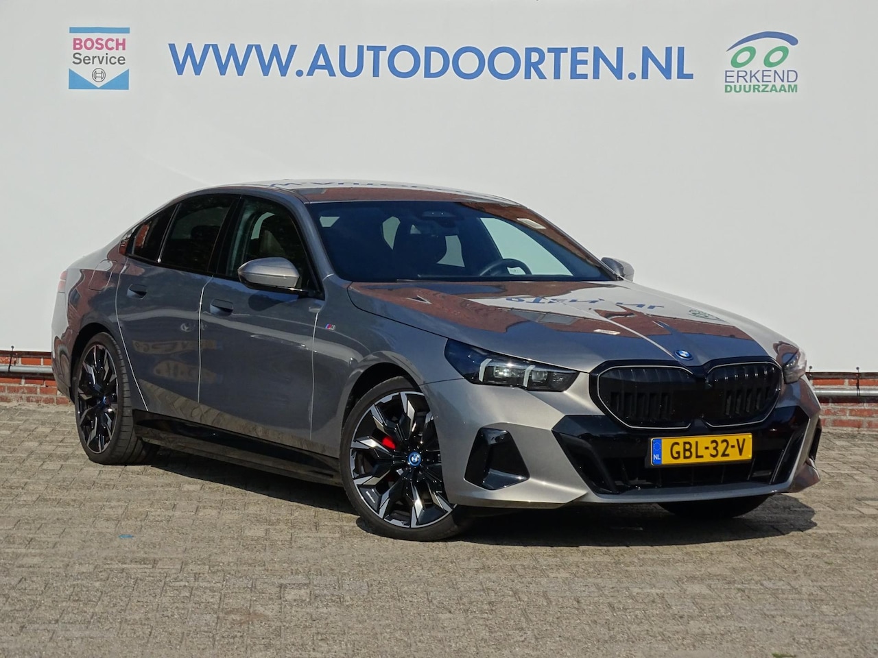 BMW 5-serie - 530e|4wiel Besturing|Bowers&Wilkins|Stoelkoeling|21" - AutoWereld.nl