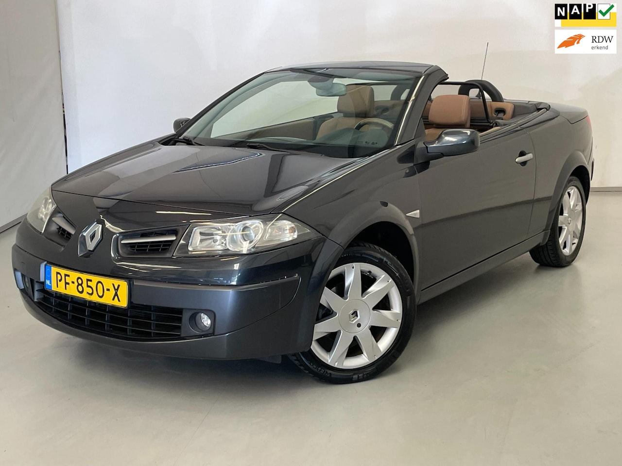 Renault Mégane coupé cabriolet - 1.6-16V / Pano / Leder / Stoelverwarming - AutoWereld.nl