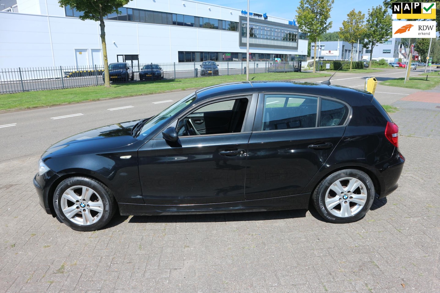BMW 1-serie - 116i Business Line / LEES TEKST / READ TEXT ! ! ! - AutoWereld.nl