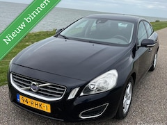 Volvo S60 - 1.6 T3 Kinetic -NAVI-NAP-2 eigenaren
