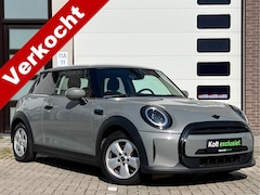 MINI Cooper - 1.5 Essential Trim Turbo 136 PK / Airco / Navigatie / Apple CarPlay / 15"LM Velgen / Park