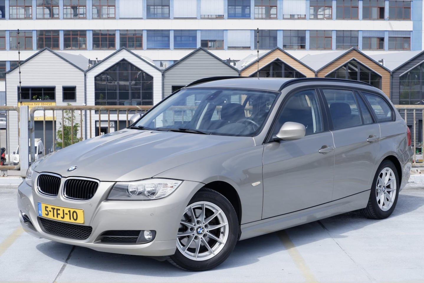 BMW 3-serie Touring - 318i 2.0 143PK Executive - AutoWereld.nl