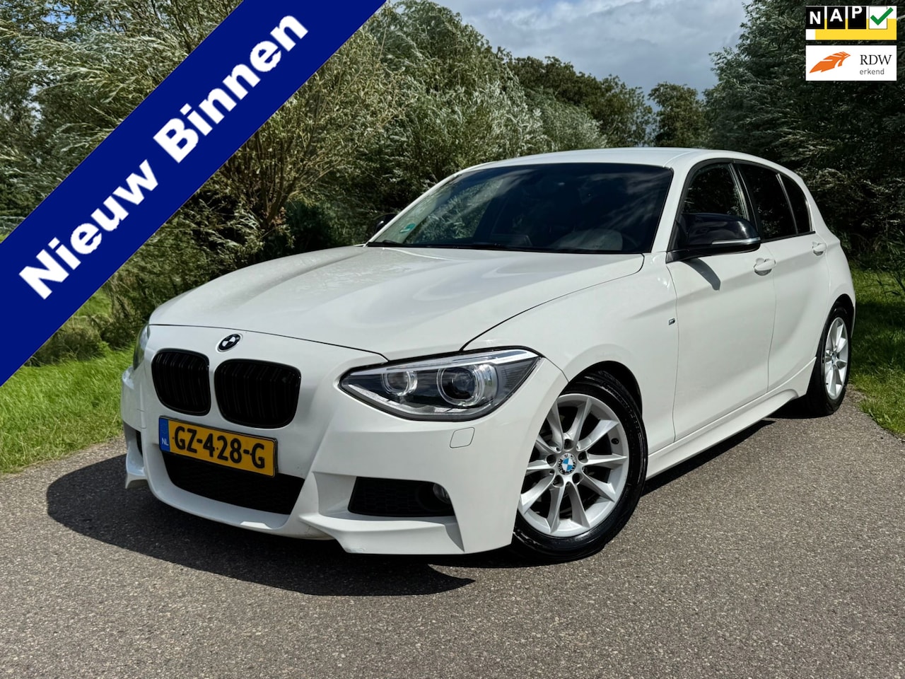 BMW 1-serie - 116d Business M-Uitvoering / 5-Deurs / Airco / Leder / LM-Velg / APK tm 10-02-2026 - AutoWereld.nl