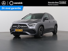 Mercedes-Benz GLA-Klasse - 200 AMG Line | Night | Panoramadak | Widescreen | Achteruitrijcamera |