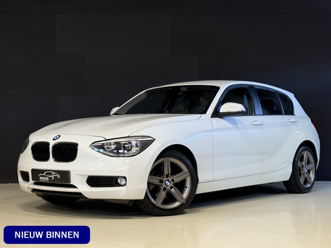 BMW 1-serie - 118i High Executive | LED | Leder | Navi | Stoelverwarming - AutoWereld.nl