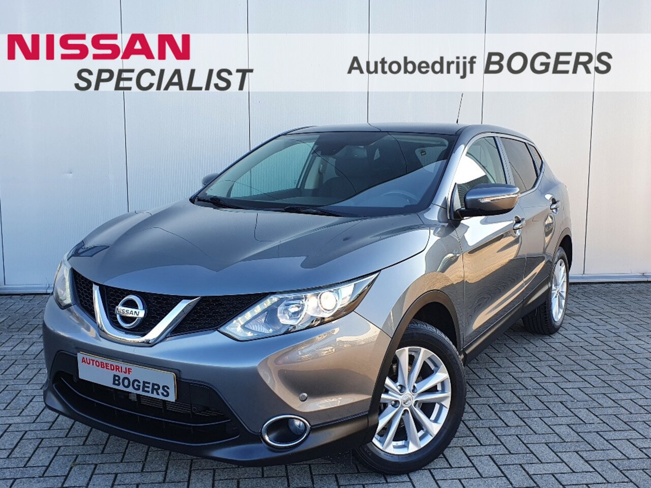 Nissan Qashqai - 1.2 Connect Edition Navigatie, Panoramadak, Climate Control, Cruise Control, Trekhaak, 17 - AutoWereld.nl