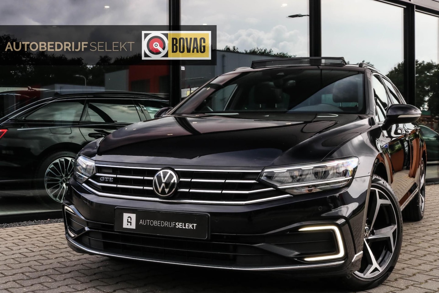 Volkswagen Passat Variant - 1.4 TSI PHEV GTE - PANO - TREKHAAK - MASSAGE - AutoWereld.nl