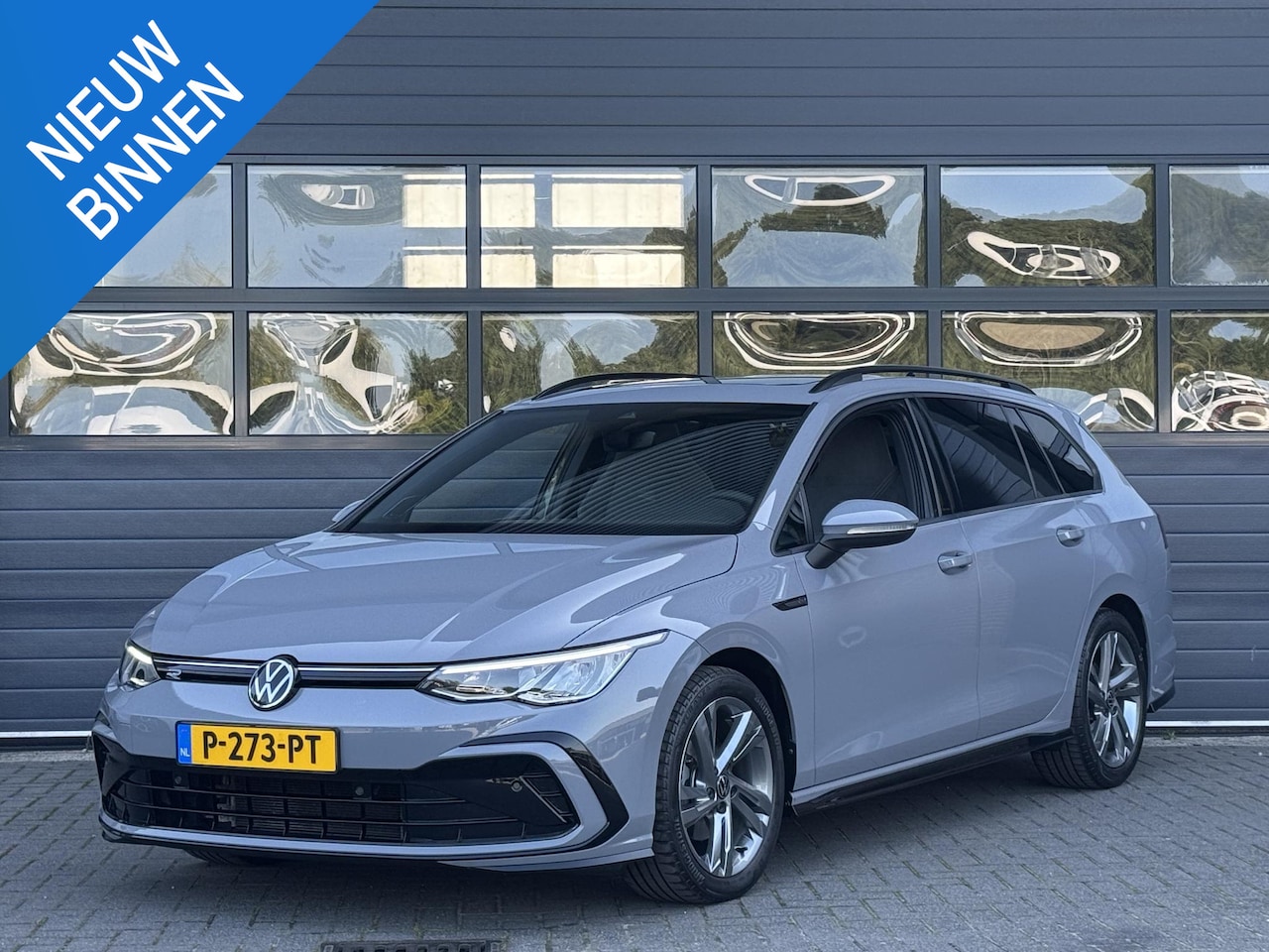 Volkswagen Golf Variant - 1.5 eTSI R-LINE BUSINESS I SCHUIFDAK I TREKHAAK I STOELVERWARMING I CARPLAY - AutoWereld.nl