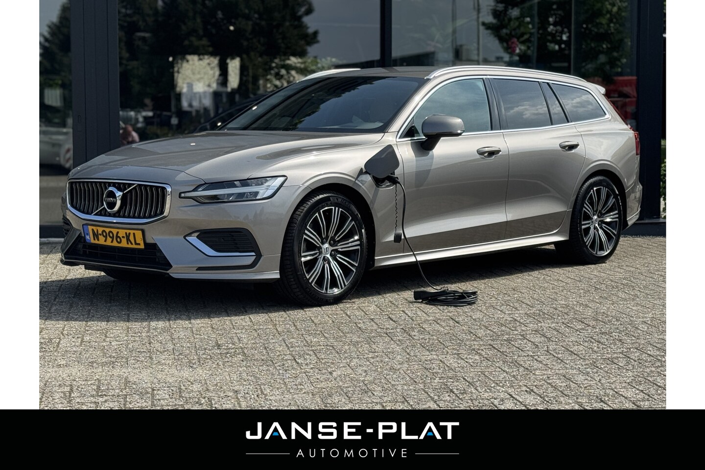 Volvo V60 - 2.0 T6 Recharge AWD Inscription | Trekhaak | Massage | Pilot Assist | - AutoWereld.nl