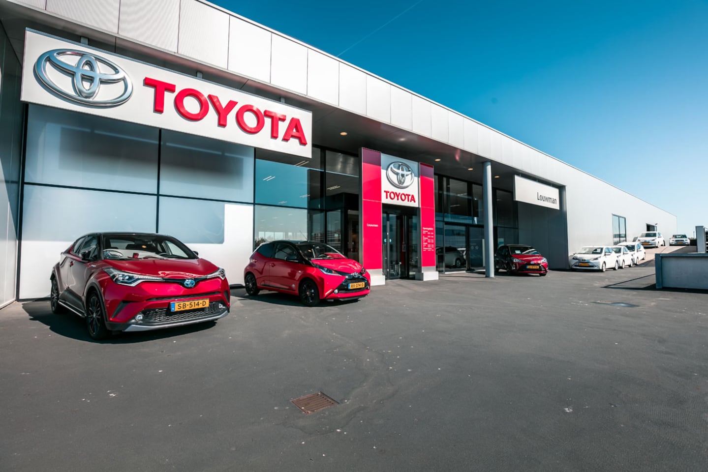 Toyota Yaris - 1.5 Hybrid Executive HUD | Panoramdak | Stoelverwarming | Blind Spot - AutoWereld.nl