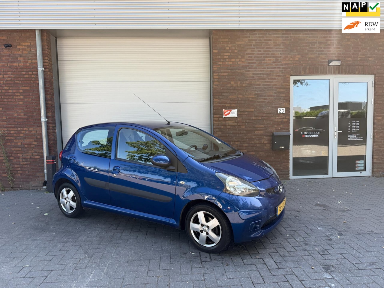 Toyota Aygo - 1.0-12V Sport|AUTOMAAT|NIEUWE APK|AIRCO - AutoWereld.nl