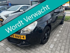 Alfa Romeo Giulietta - 1.4 T Distinctive 170pk Clima Cruise LED PDC Historie