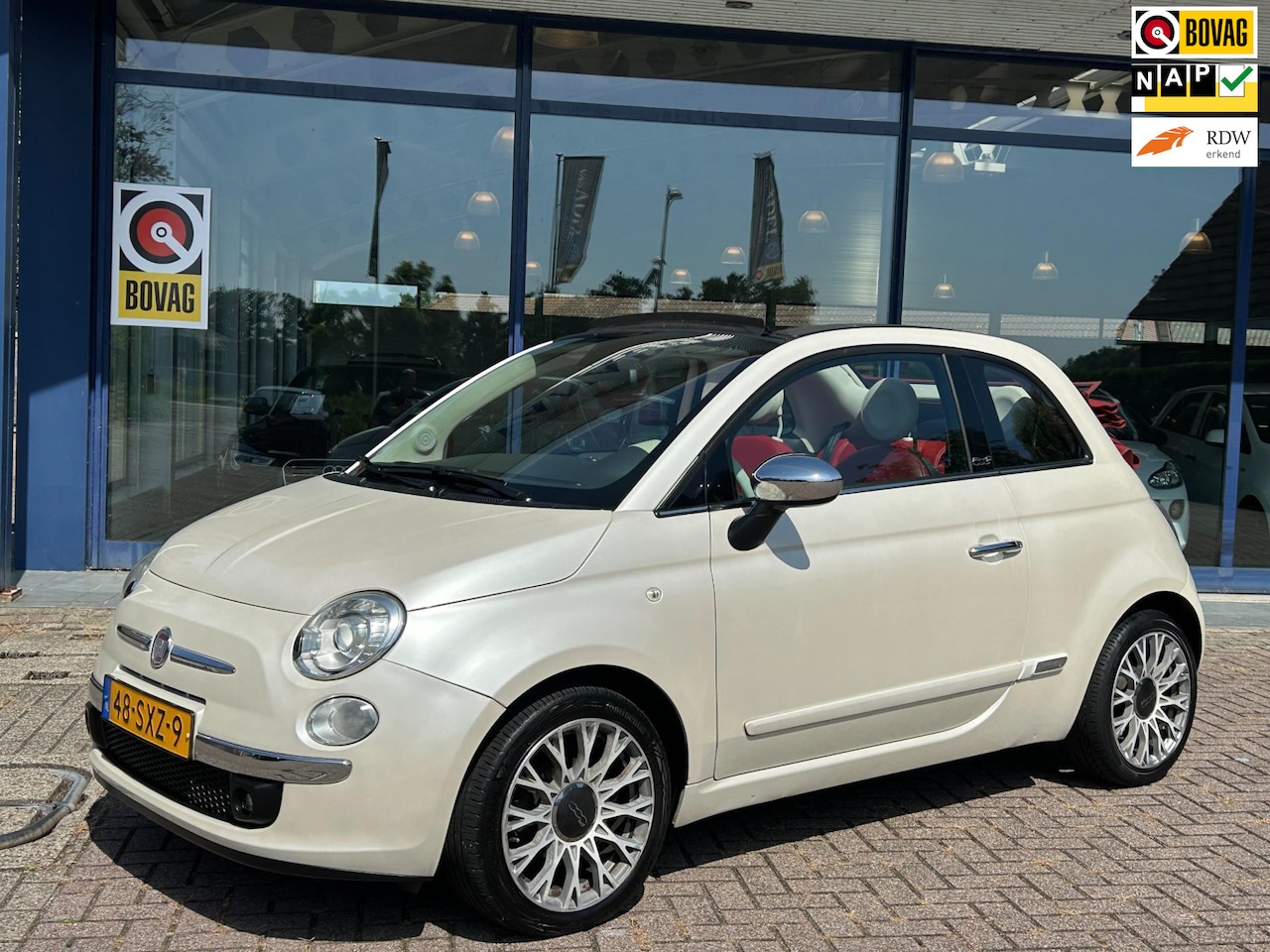Fiat 500 C - 1.2 Lounge Aut. Elek.Shuifdak Leer Clima Park.Sens Trekhaak NAP NL-Auto Dealerohouden! - AutoWereld.nl