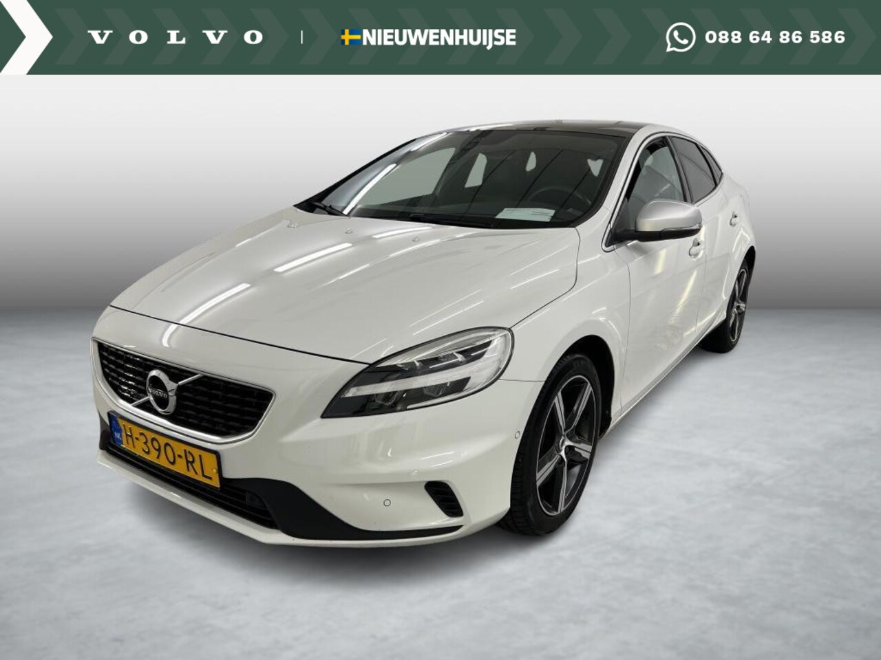 Volvo V40 - 1.5 T3 Polar+ Sport | DAB | Keyless entry | Harman/Kardon | Standkachel | Parkeercamera | - AutoWereld.nl