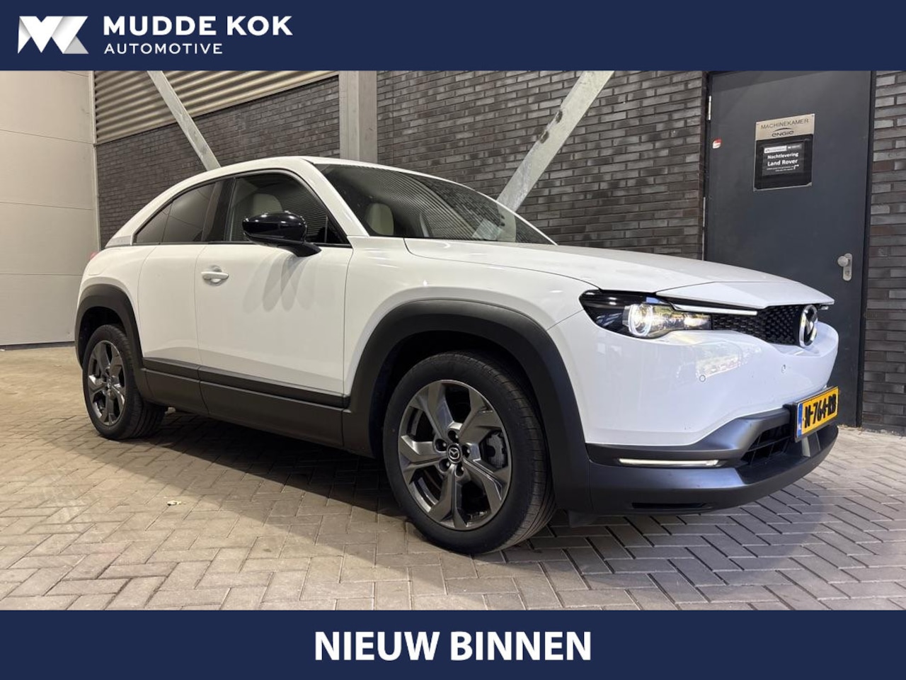 Mazda MX-30 - e-SkyActiv 145 First Edition 36 kWh | Panoramadak | Head-Up | 360 Camera | Bose Sound - AutoWereld.nl