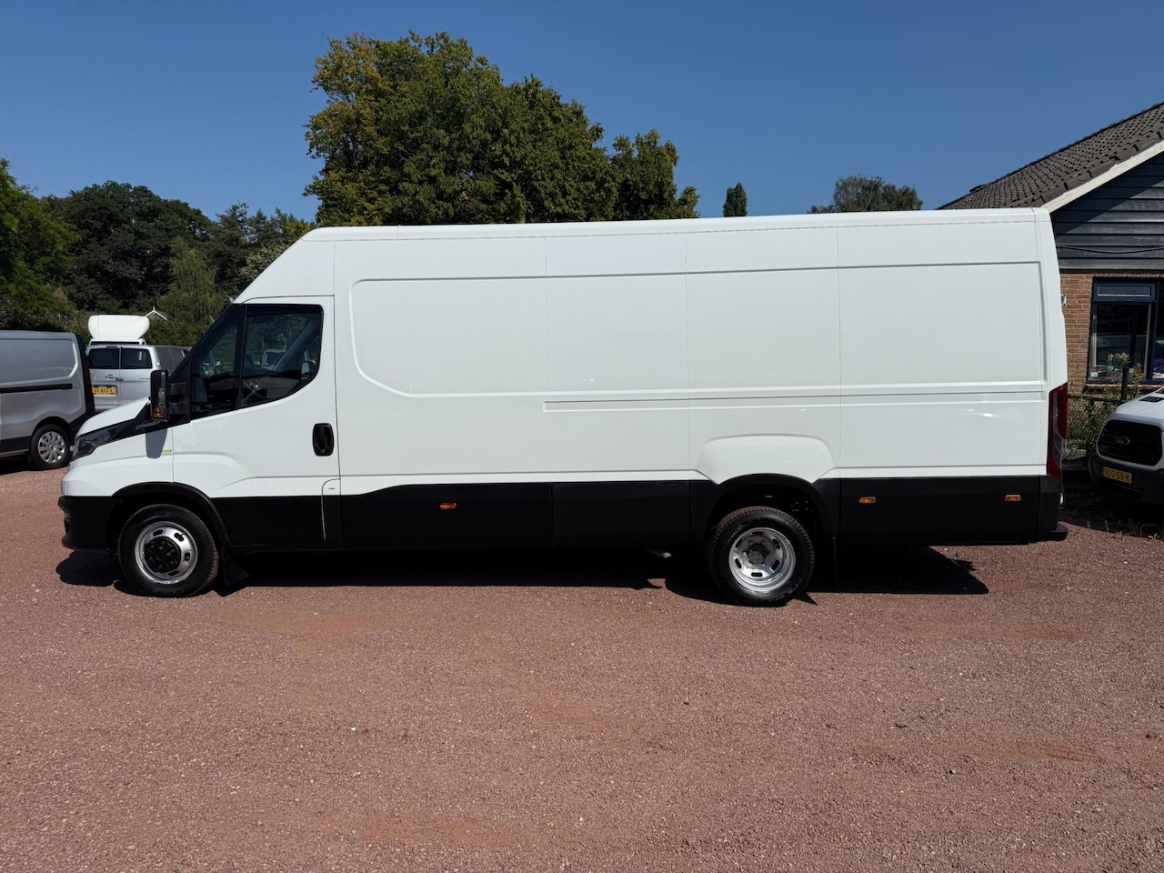 Iveco Daily - 35C16V 2.3 L4H2 AUT / Dubbel Lucht / Euro 6 / 3500Kg Trekgewicht / Maxi L3H2 - AutoWereld.nl