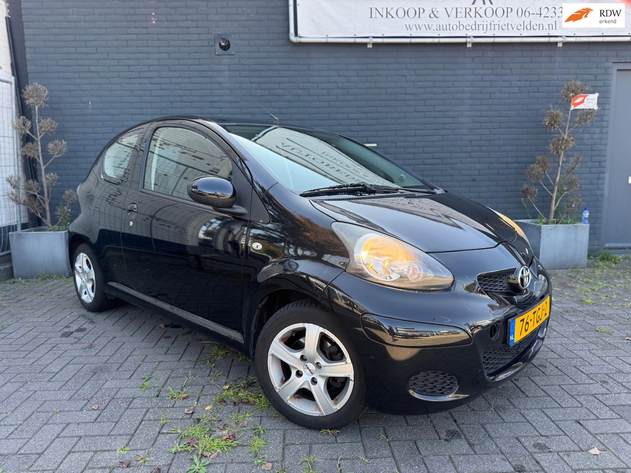 Toyota Aygo - 1.0-12V Comfort Navigator Invalide Automaat Keyless! Inruil mogelijk! - AutoWereld.nl