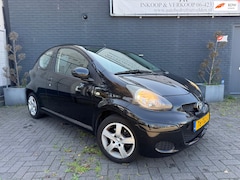 Toyota Aygo - 1.0-12V Comfort Navigator Invalide Automaat Keyless Inruil mogelijk