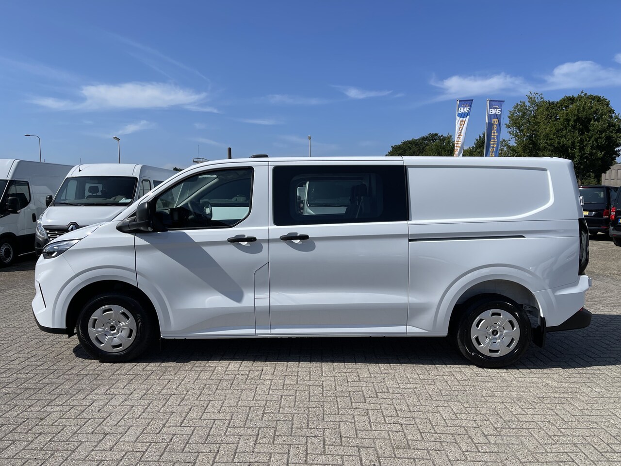 Ford Transit Custom - 320 2.0 TDCI 136pk L2H1 Trend originele DC 5 persoons / NIEUW / BPM VRIJ / vaste prijs rij - AutoWereld.nl