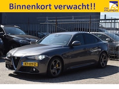 Alfa Romeo Giulia - 2.0T Super 200 pk Sport Pack | NL-Auto | Zéér netjes | Leder | Elekt.stoel | Camera | Navi