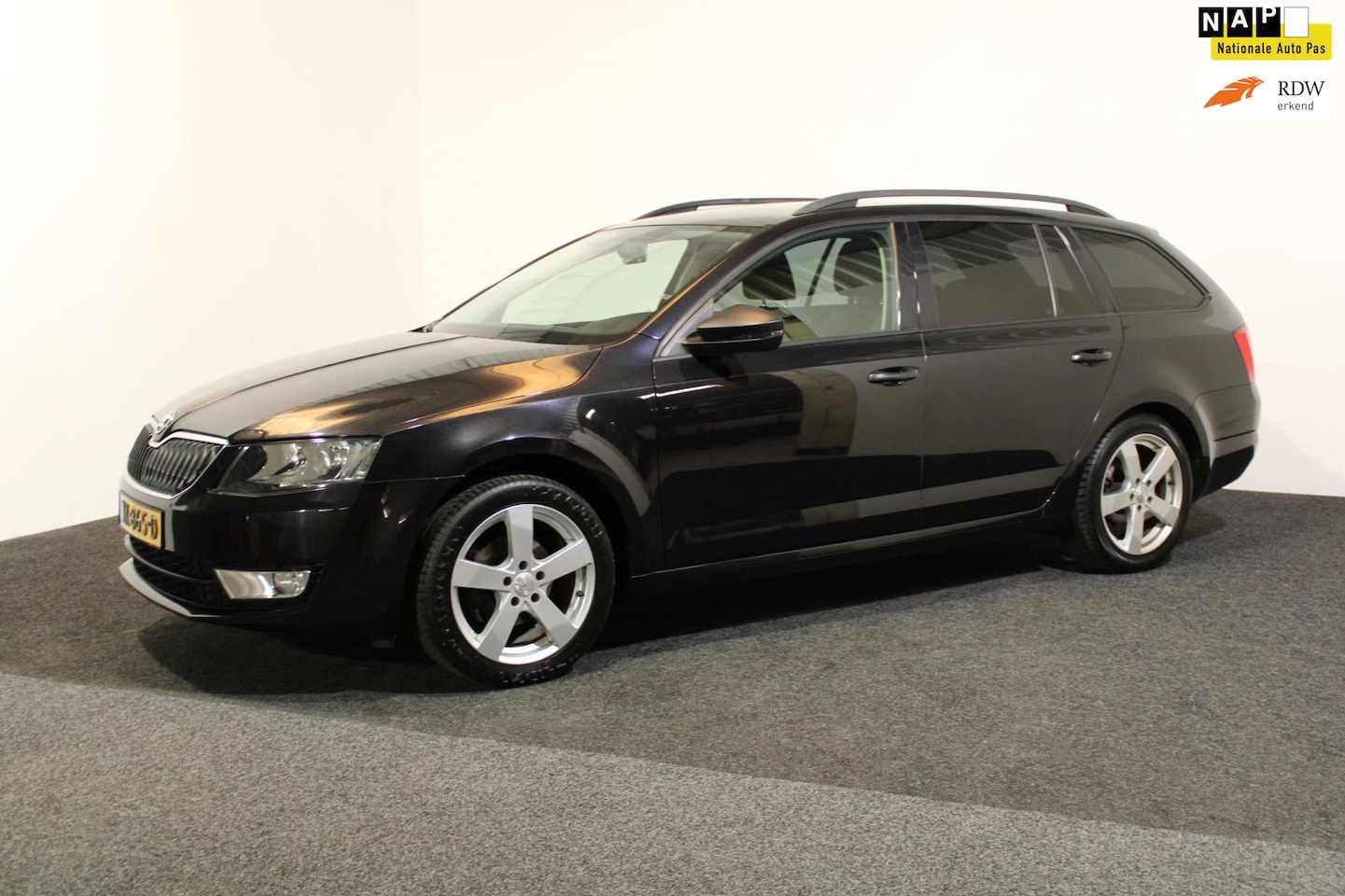 Skoda Octavia Combi - 1.2 TSI Greentech Ambition -Ruim,zuinig,inclusief nieuwe APK,afleveringsbeurt en garantie - AutoWereld.nl