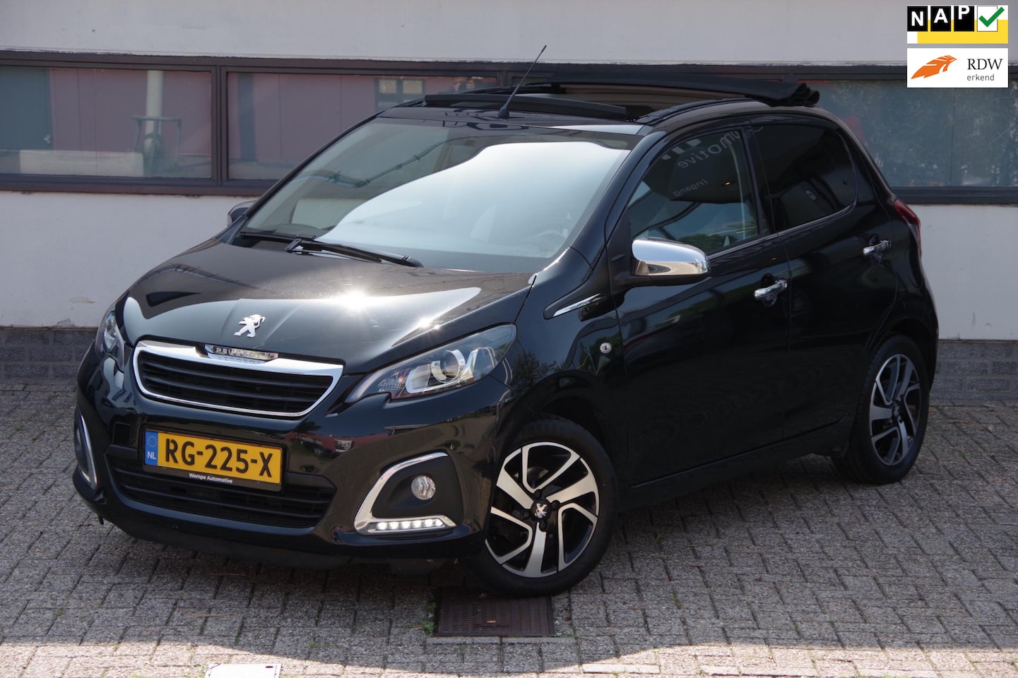 Peugeot 108 - 1.0 e-VTi Allure TOP! 1e eigenaar/Dealer onderhouden - AutoWereld.nl