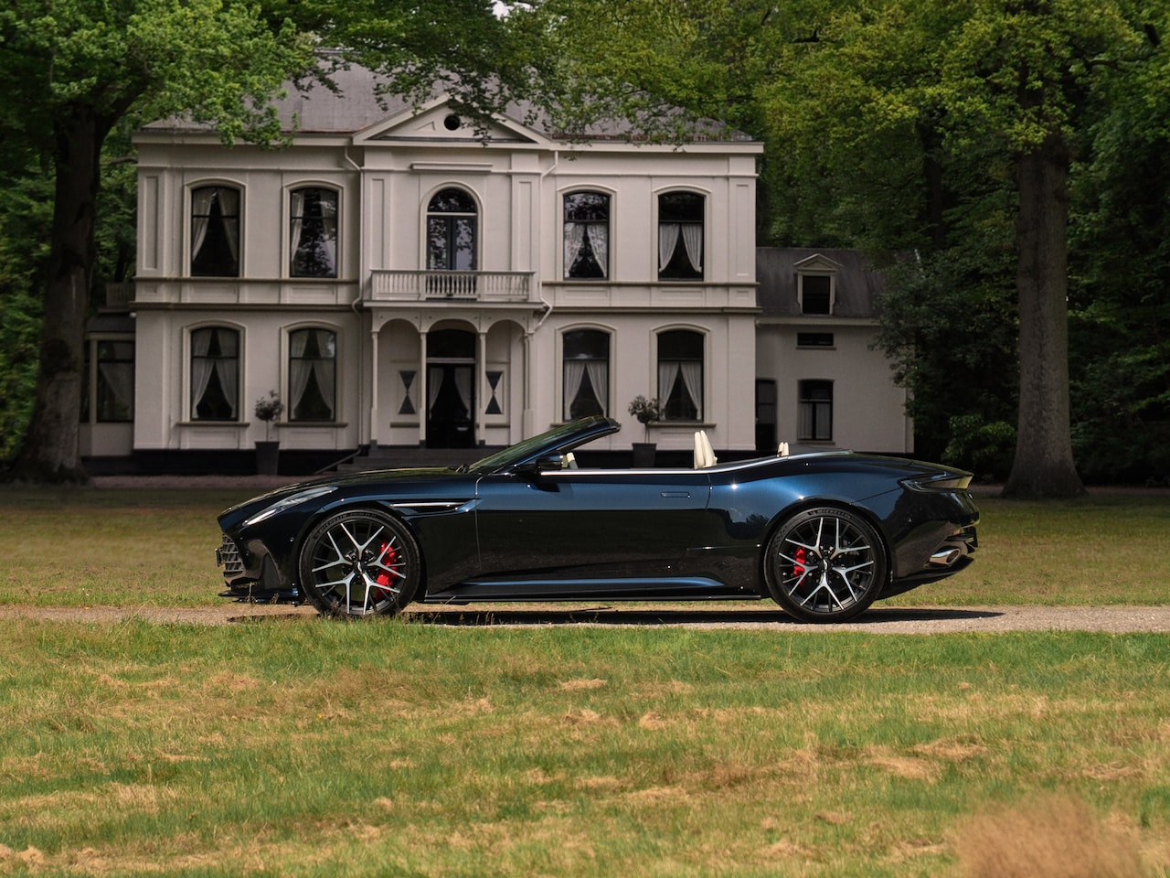 Aston Martin DB12 Volante - 4.0 V8 4.0 V8 - AutoWereld.nl