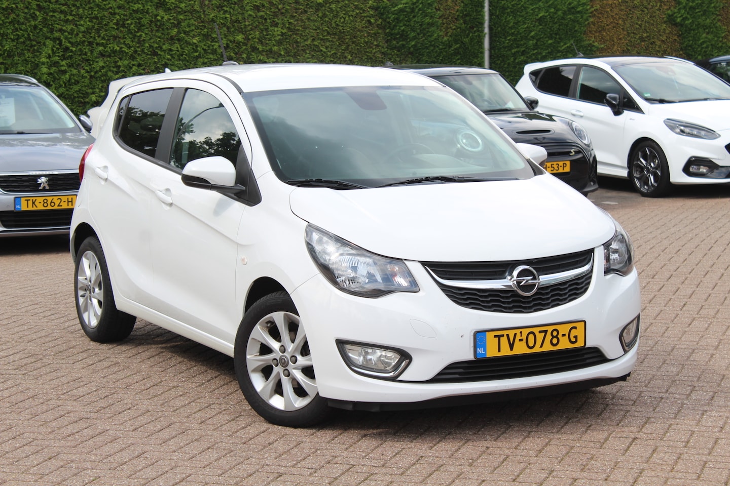 Opel Karl - 1.0 ecoFLEX Innovation / Navigatie / Parkeerhulp achter / Cruise Control / Stuurverwarming - AutoWereld.nl