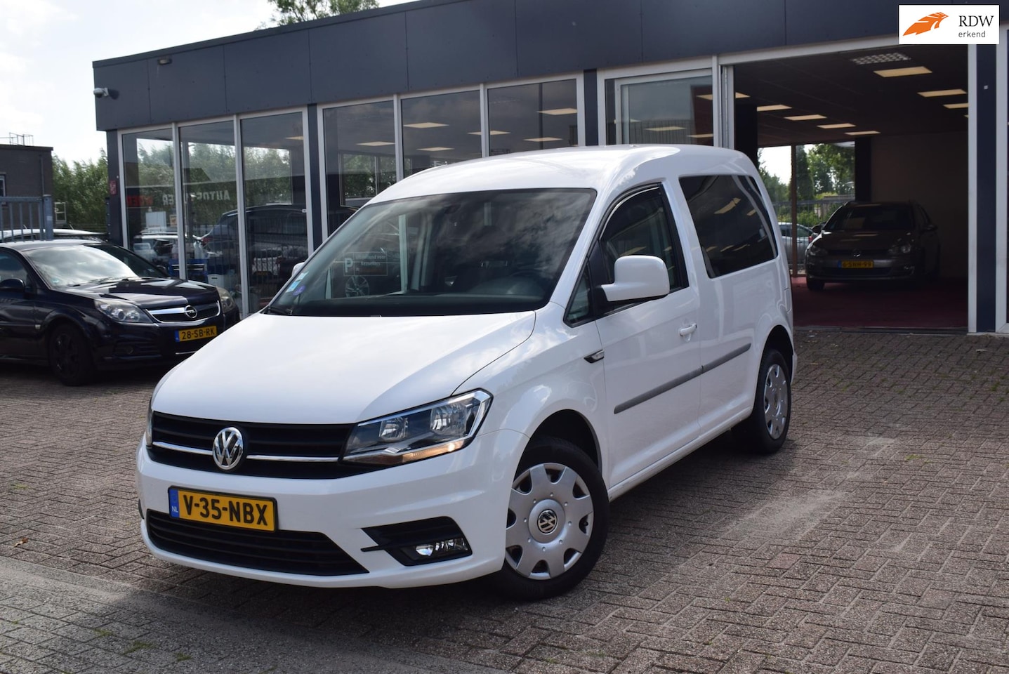 Volkswagen Caddy - 1.4 TSI L1H1 BMT Comfortline AIRCO | CRUISE CONTROL | ELEKTRISCH RAMEN |NAVI | ACHTERUIT R - AutoWereld.nl