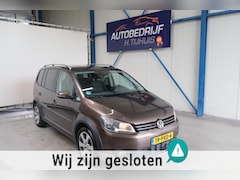 Volkswagen Touran Cross - 1.4 TSI 7p. > LEES ADVERTENTIE <
